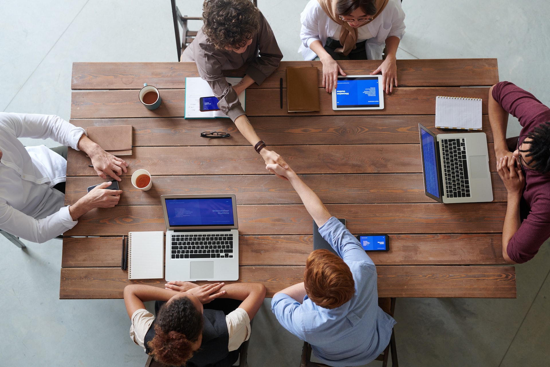 group-of-person-sitting-indoors-3184306